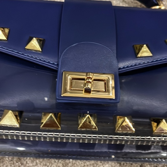 Truly unique, fun handbag with short handle or long crossbody strap. - Picture 6 of 7